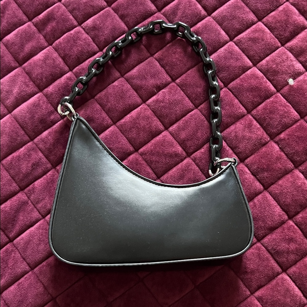 Black Chain Shoulder Bag